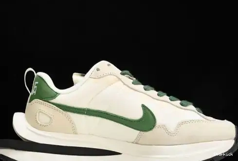 sacai Nike Green Vaporwaffle DD1875-102 White 0622